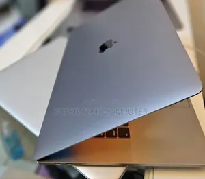 New Laptop Apple MacBook Pro 2018 32GB Intel Core I9 SSD 512GB