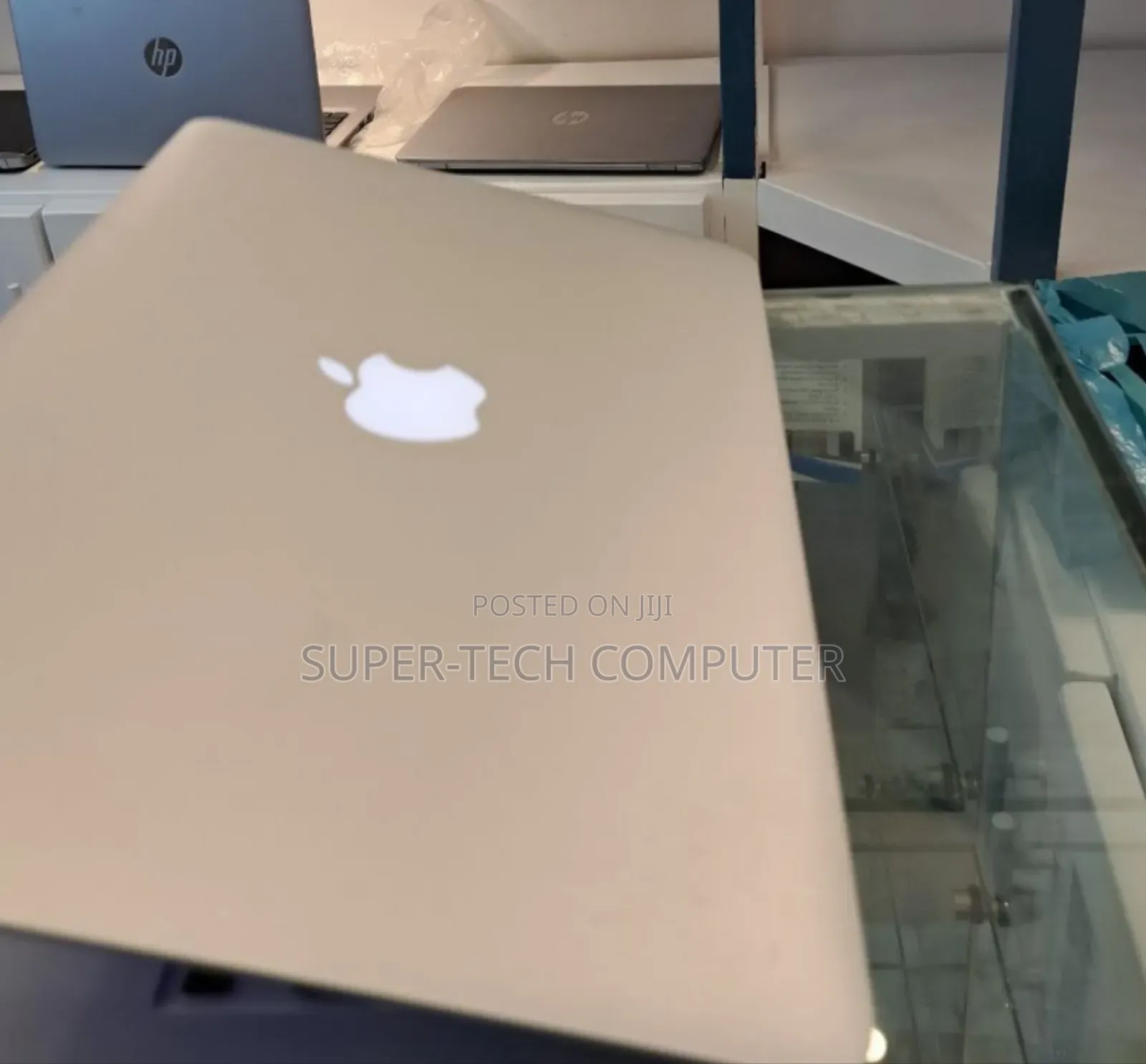 New Laptop Apple MacBook Pro 2015 8GB Intel Core I5 SSD 256GB