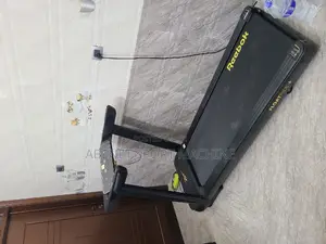 Photo - ዘመናዊ የመሮጫ ማሽን Reebok Floatride