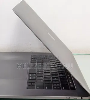New Laptop Apple MacBook Pro 2018 16GB Intel Core I9 SSD 1T