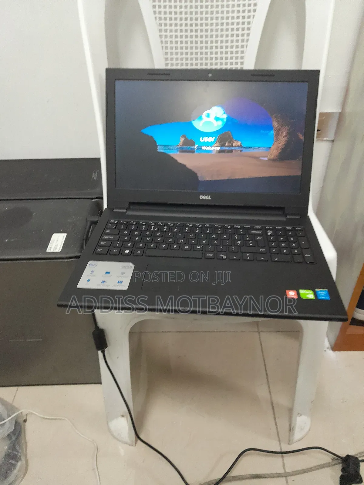 New Laptop Dell Inspiron 15 4GB Intel Core I5 HDD 700GB