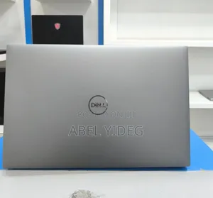 New Laptop Dell Precision 15 3520 32GB Intel Core I7 SSD 512GB