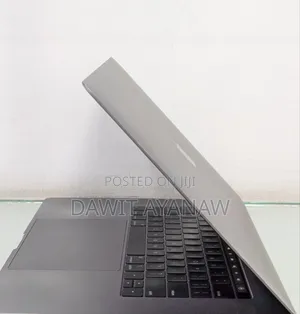 New Laptop Apple MacBook Pro 2018 32GB Intel Core I9 SSD 512GB