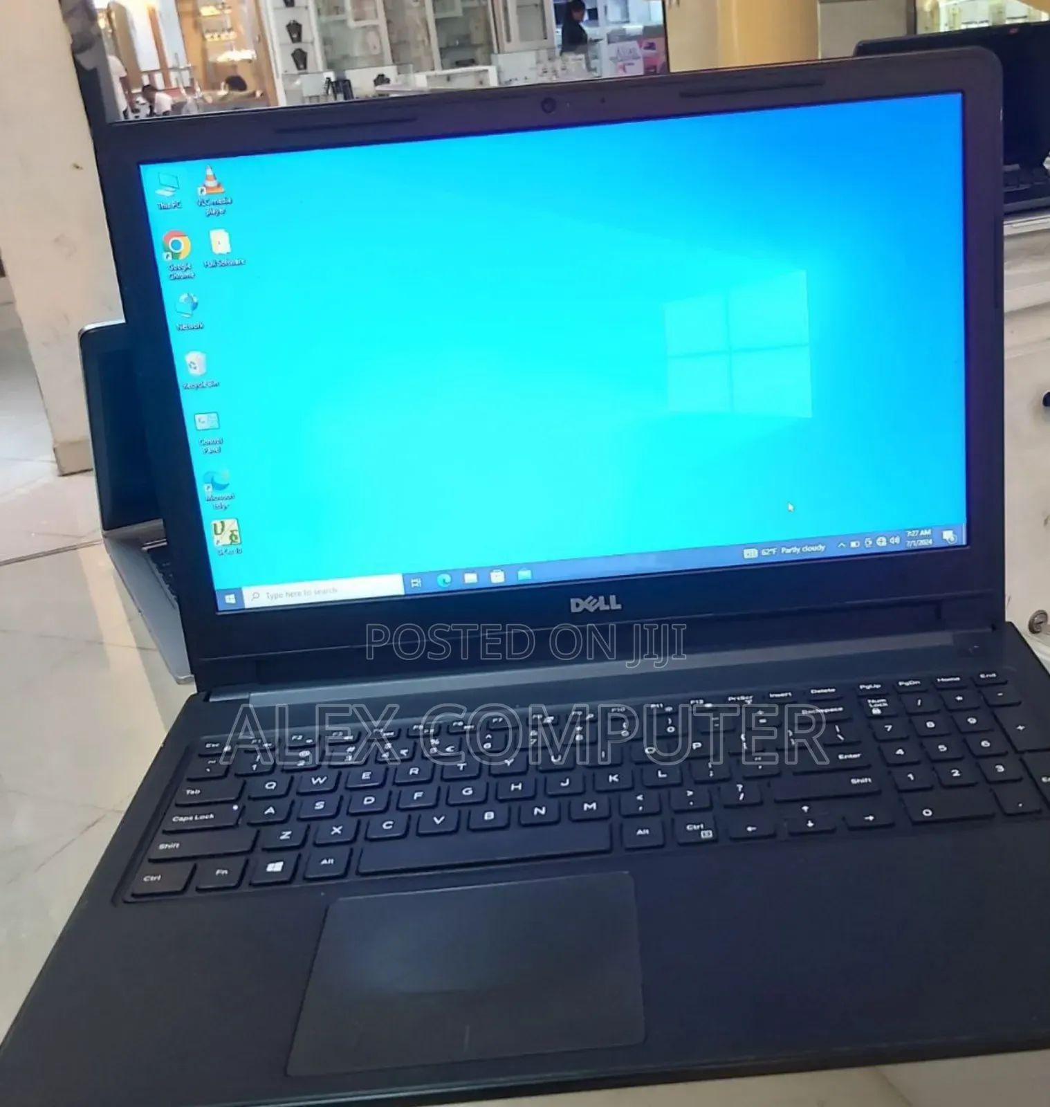 New Laptop Dell Vostro DVCI315 4GB Intel Core I5 HDD 1T