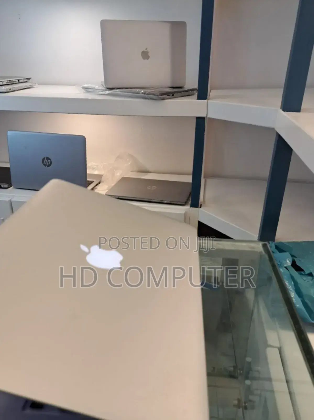 New Laptop Apple MacBook 2015 8GB Intel Core I5 SSD 256GB