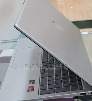 New Laptop HP 8GB AMD Ryzen 5 SSD 512GB