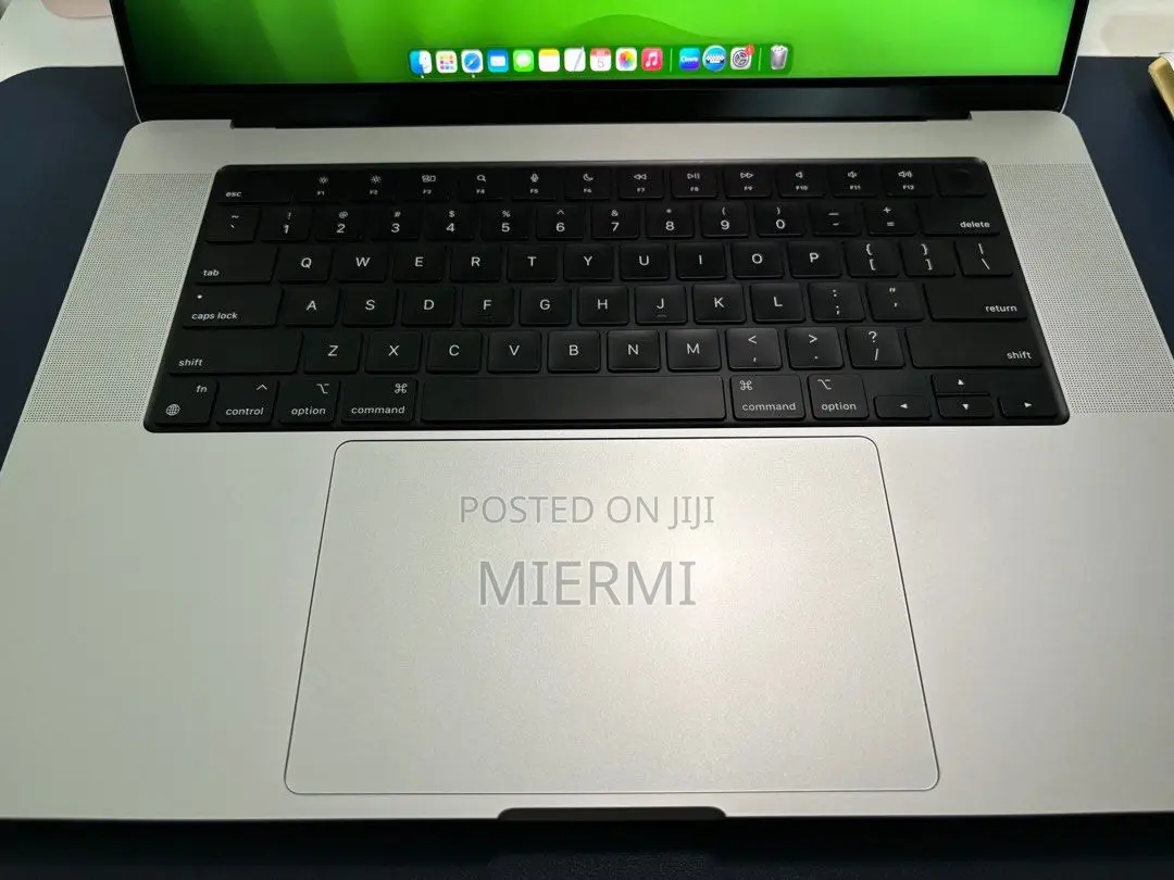 Laptop Apple MacBook Pro 2021 M1 16GB Apple M1 Pro SSD 1T