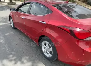 Hyundai Avante 2014 Red