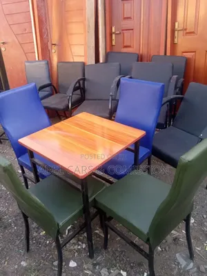 አዳዲስ ደረጃቸውን የጠበቁ ወንበሮች