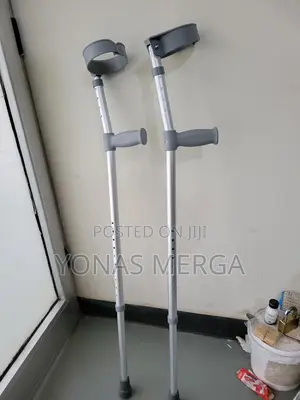 Photo - Walking Crutches፯0"Crutches፩≢Cranch፪μkranch፻₡Crutches