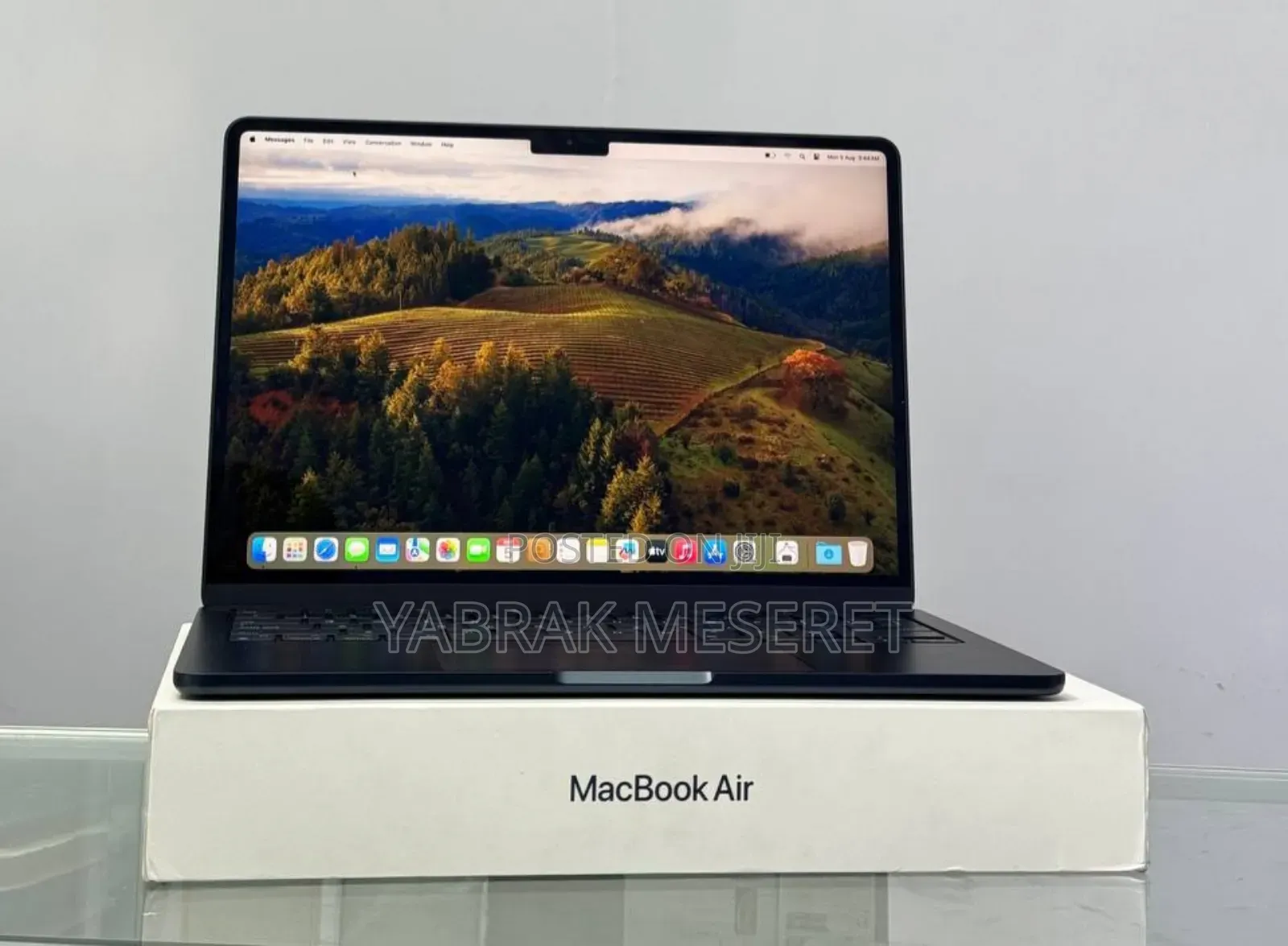 New Laptop Apple MacBook Air 2022 M2 8GB Apple M2 SSD 256GB