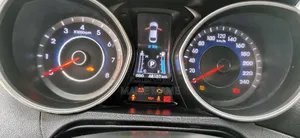 Hyundai Avante 2013 Orange