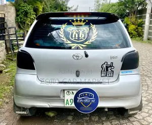 Toyota Vitz 2001 Silver