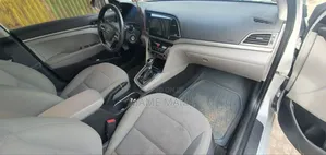 Hyundai Avante 2016 Gray