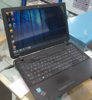 Laptop Toshiba Satellite C850 4GB Intel Core 2 Quad SSD 500GB