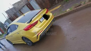Hyundai Avante 2016 Yellow