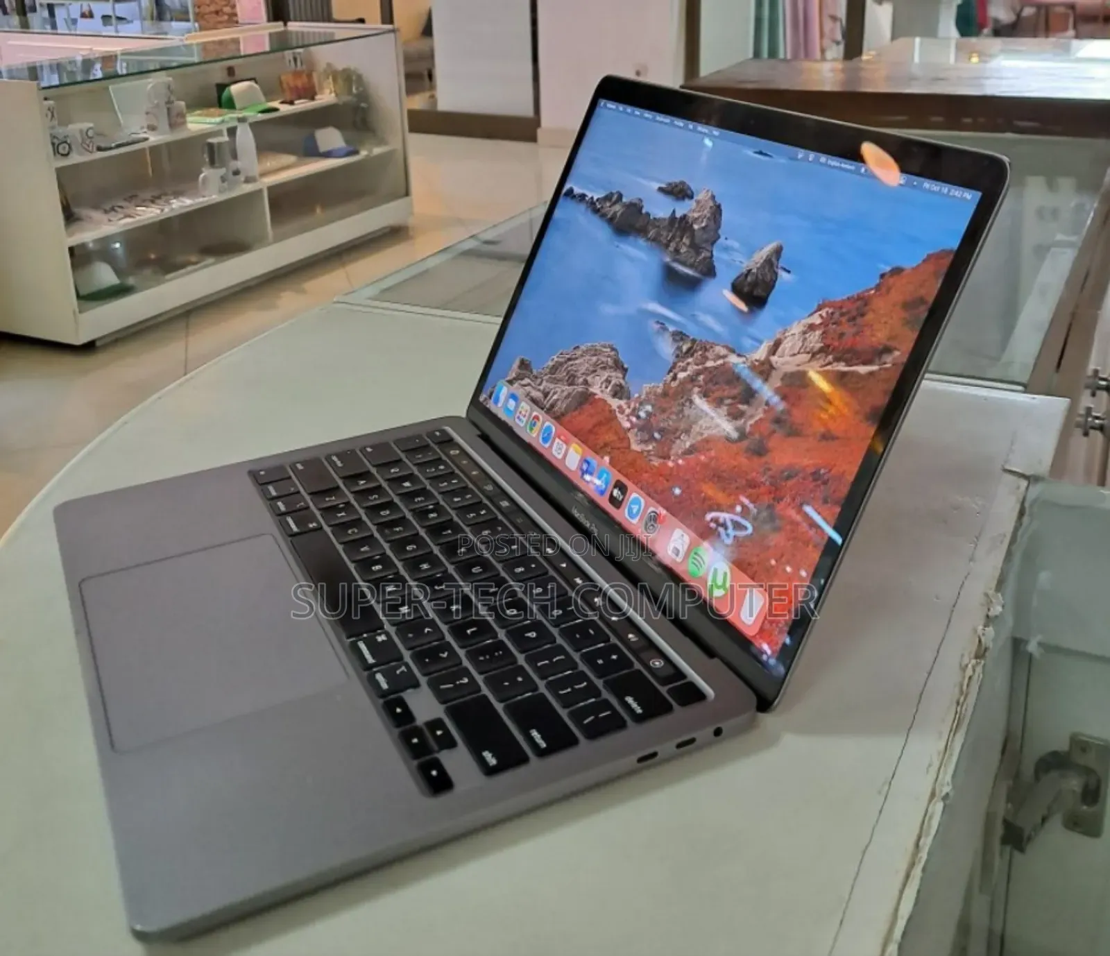 New Laptop Apple MacBook Pro 2020 16GB Intel Core I5 SSD 512GB