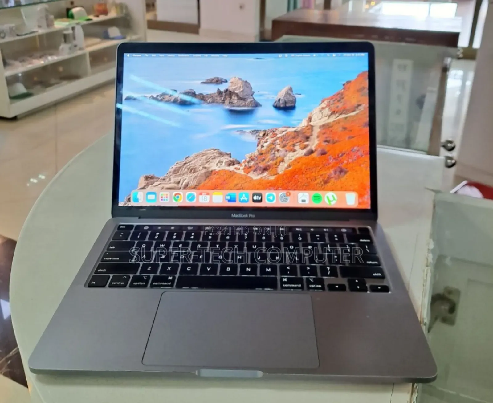 New Laptop Apple MacBook Pro 2020 16GB Intel Core I5 SSD 512GB