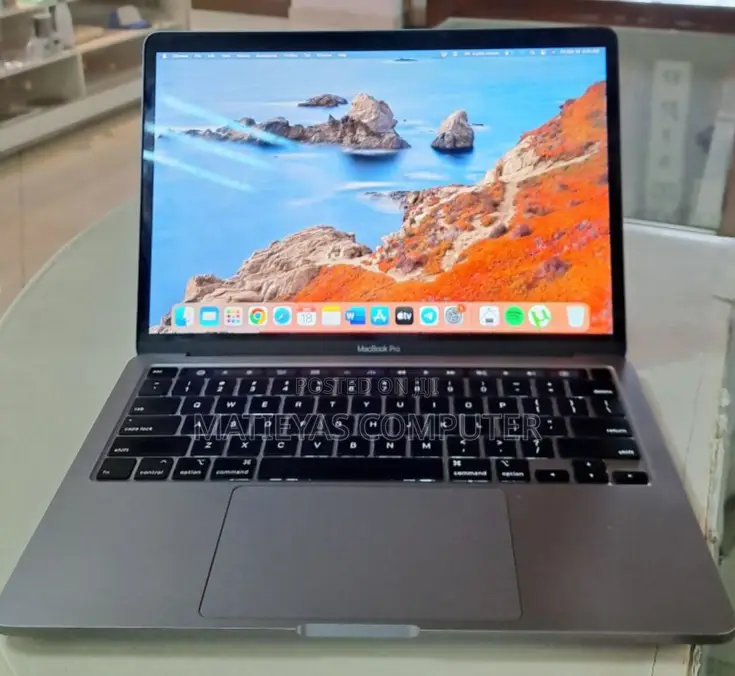 New Laptop Apple MacBook Pro 2020 16GB Intel Core I5 SSD 512GB