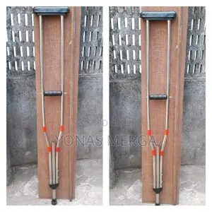 Photo - Adult Crutches: Made of Aluminum፪≡Crutches፯€Crutches፰9cranch
