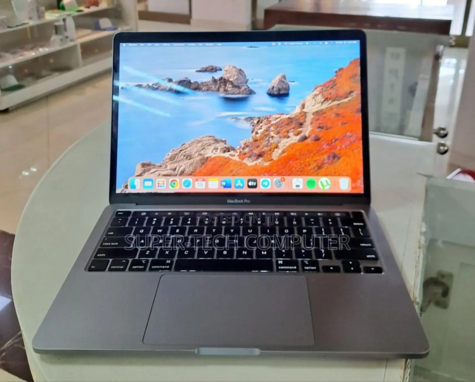 New Laptop Apple MacBook Pro 2020 16GB Intel Core I5 SSD 512GB