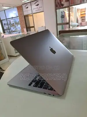 New Laptop Apple MacBook Pro 2020 16GB Intel Core I5 SSD 512GB