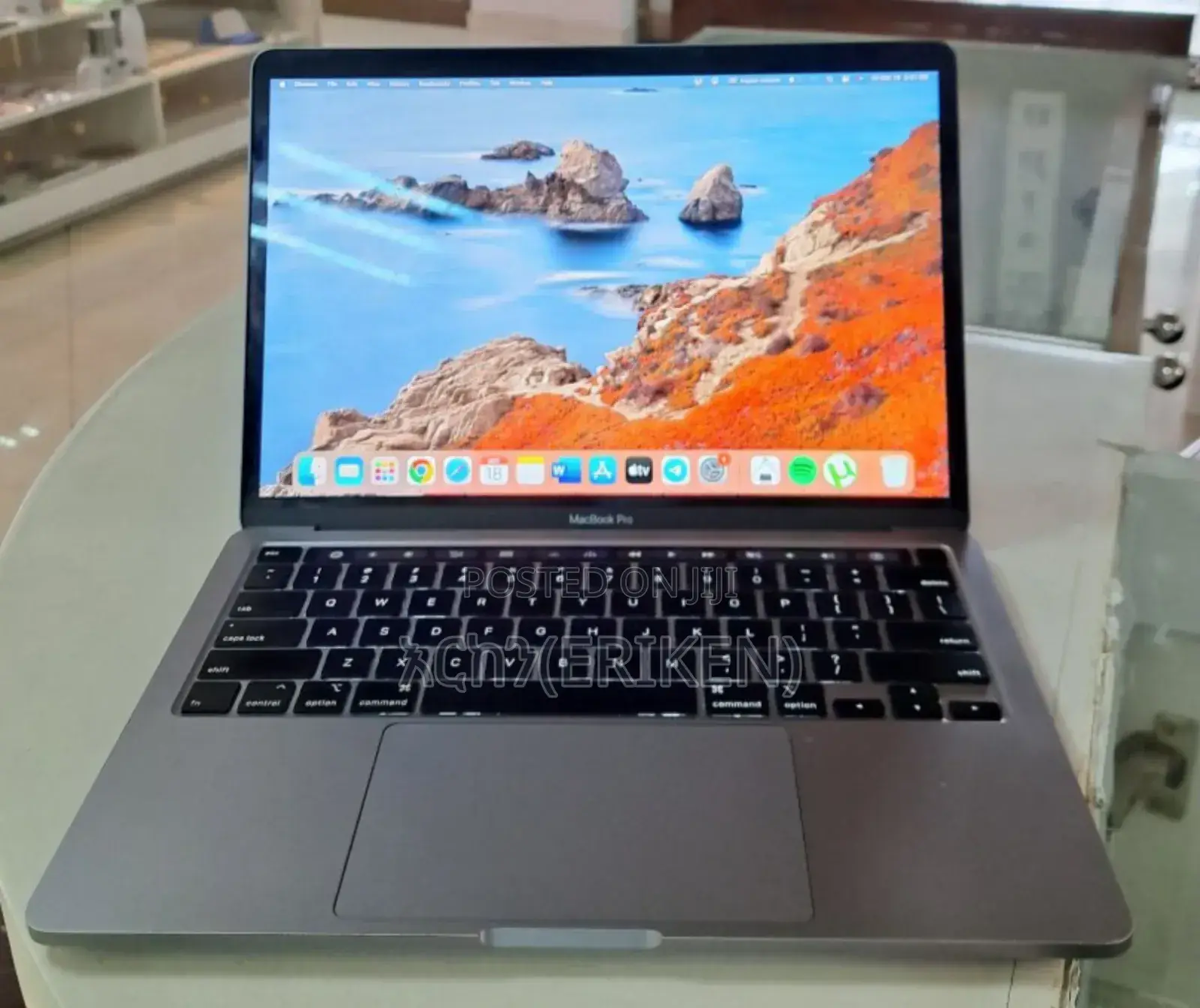 New Laptop Apple MacBook Pro 2020 16GB Intel Core I5 SSD 512GB