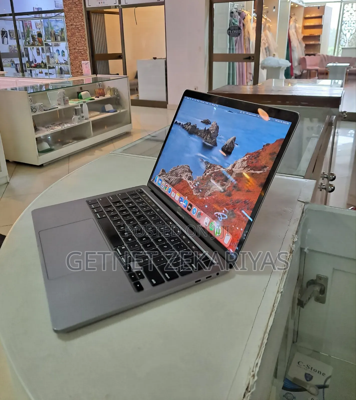 New Laptop Apple MacBook Pro 2020 16GB Intel Core I5 SSD 512GB