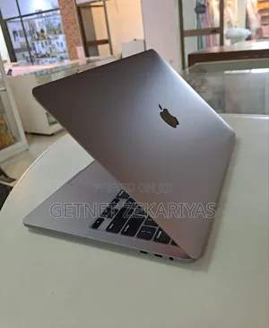 New Laptop Apple MacBook Pro 2020 16GB Intel Core I5 SSD 512GB