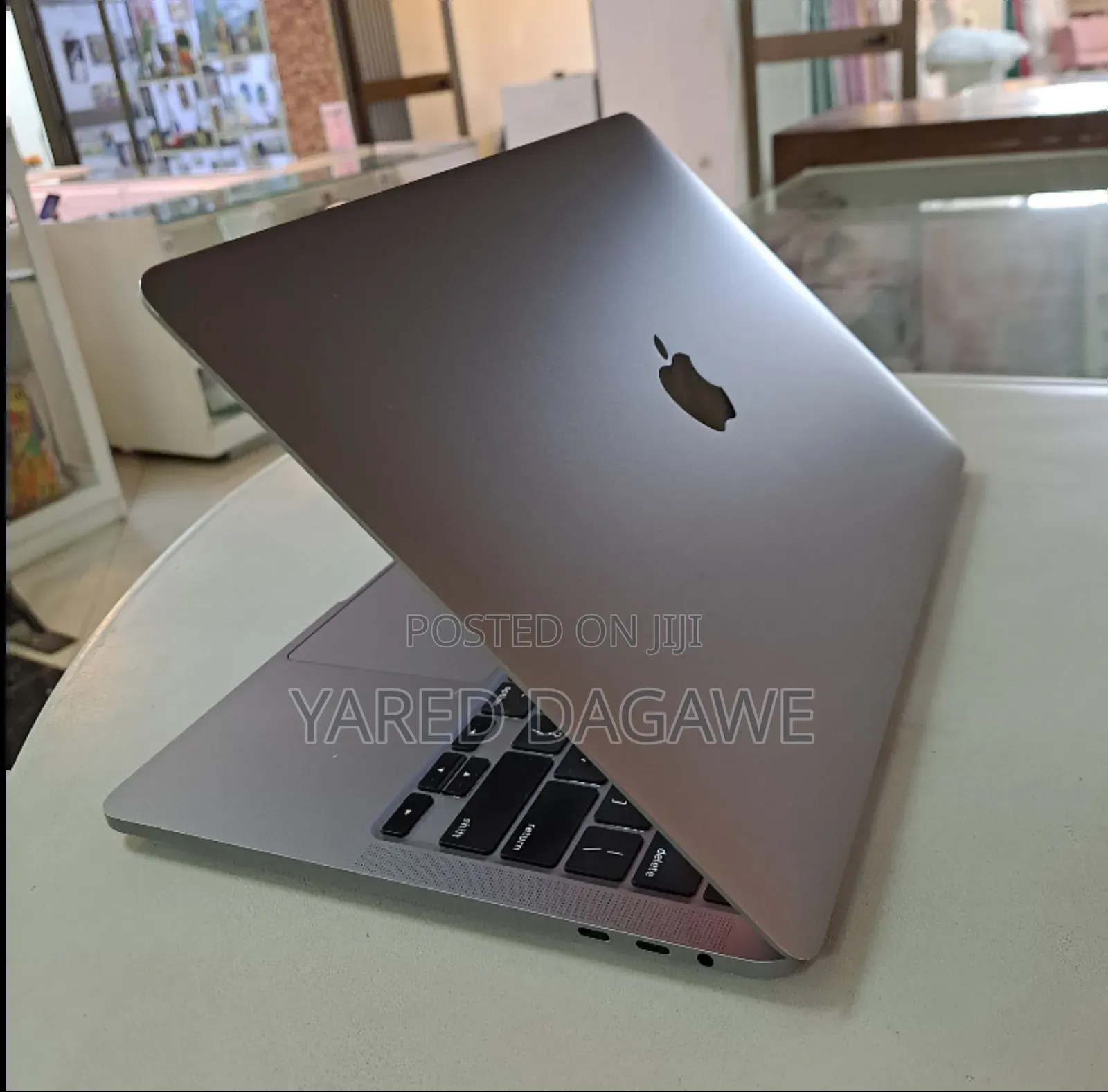 New Laptop Apple MacBook 2020 16GB Intel Core I5 SSD 512GB