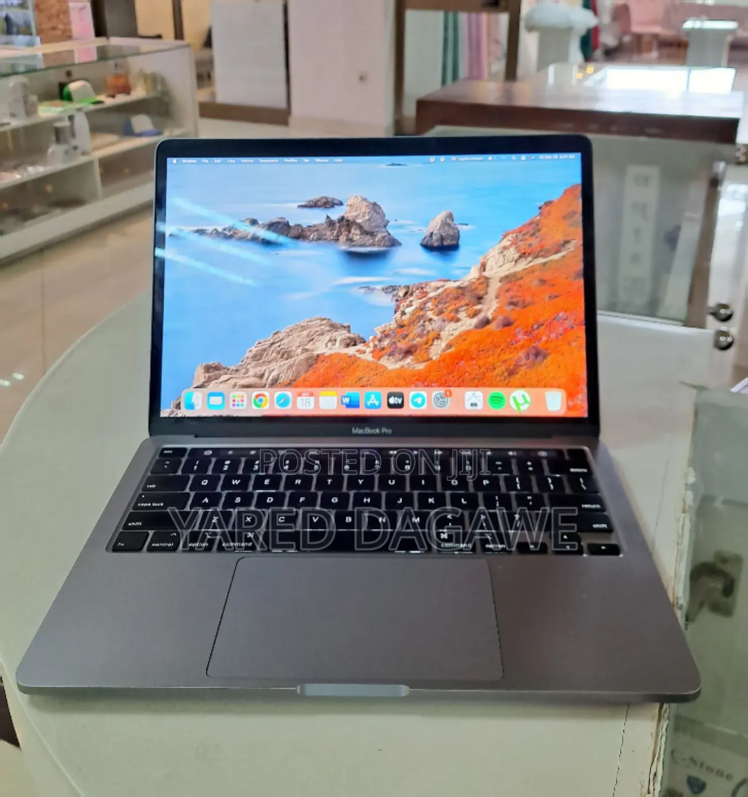 New Laptop Apple MacBook 2020 16GB Intel Core I5 SSD 512GB