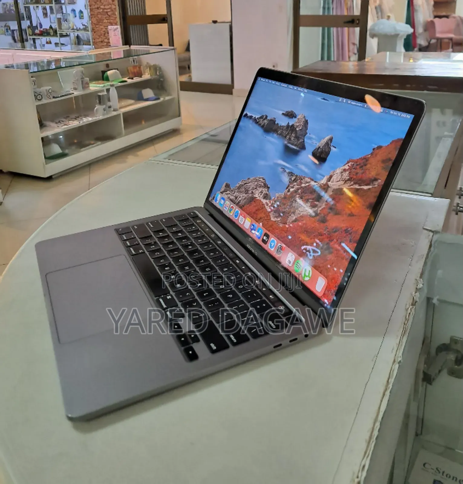New Laptop Apple MacBook 2020 16GB Intel Core I5 SSD 512GB
