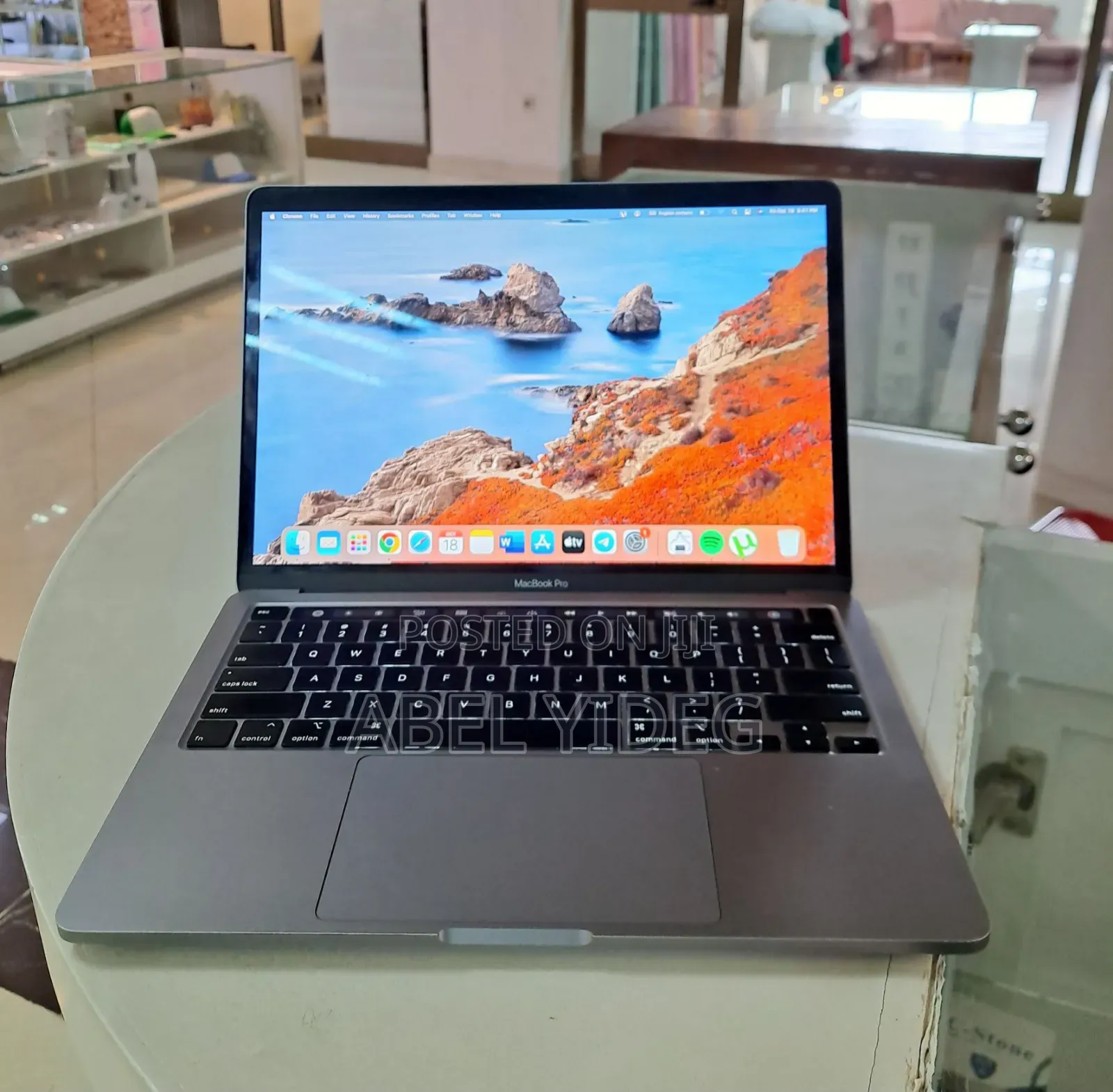New Laptop Apple MacBook Pro 2020 16GB Intel Core I5 SSD 512GB