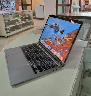 New Laptop Apple MacBook Pro 2020 16GB Intel Core I5 SSD 512GB