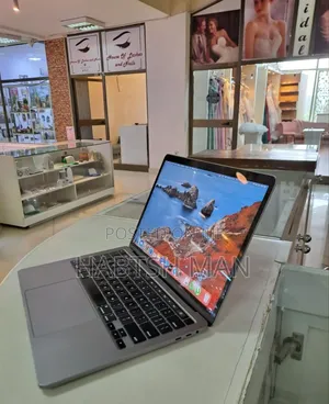 New Laptop Apple MacBook Pro 2020 16GB Intel Core I5 SSD 512GB