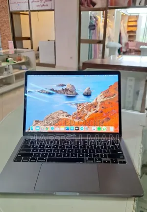New Laptop Apple MacBook Pro 2020 16GB Intel Core I5 SSD 512GB