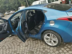 Hyundai Avante 2015 Blue