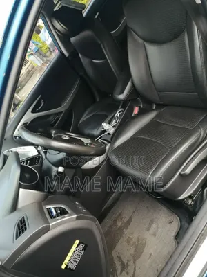 Hyundai Avante 2015 Blue