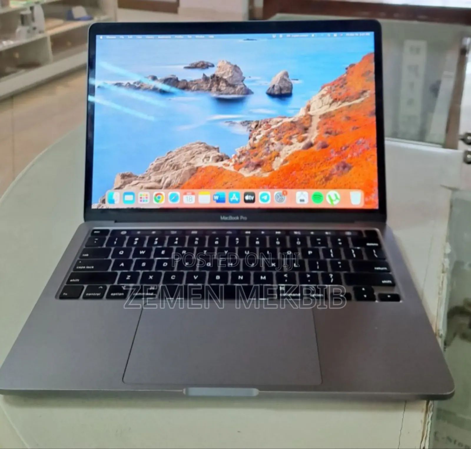 New Laptop Apple MacBook Pro 2020 16GB Intel Core I5 SSD 512GB