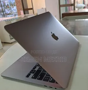 New Laptop Apple MacBook Pro 2020 16GB Intel Core I5 SSD 512GB