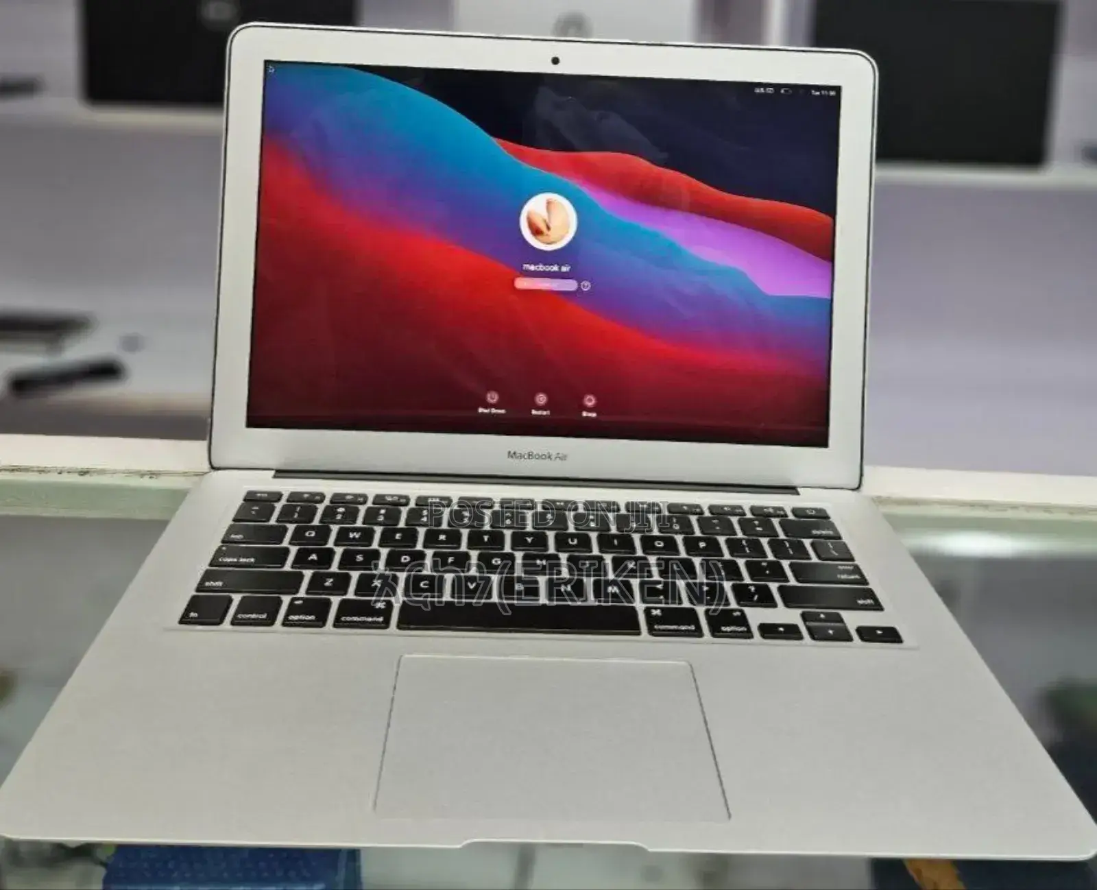 New Laptop Apple MacBook Air 2015 8GB Intel Core I5 SSD 128GB