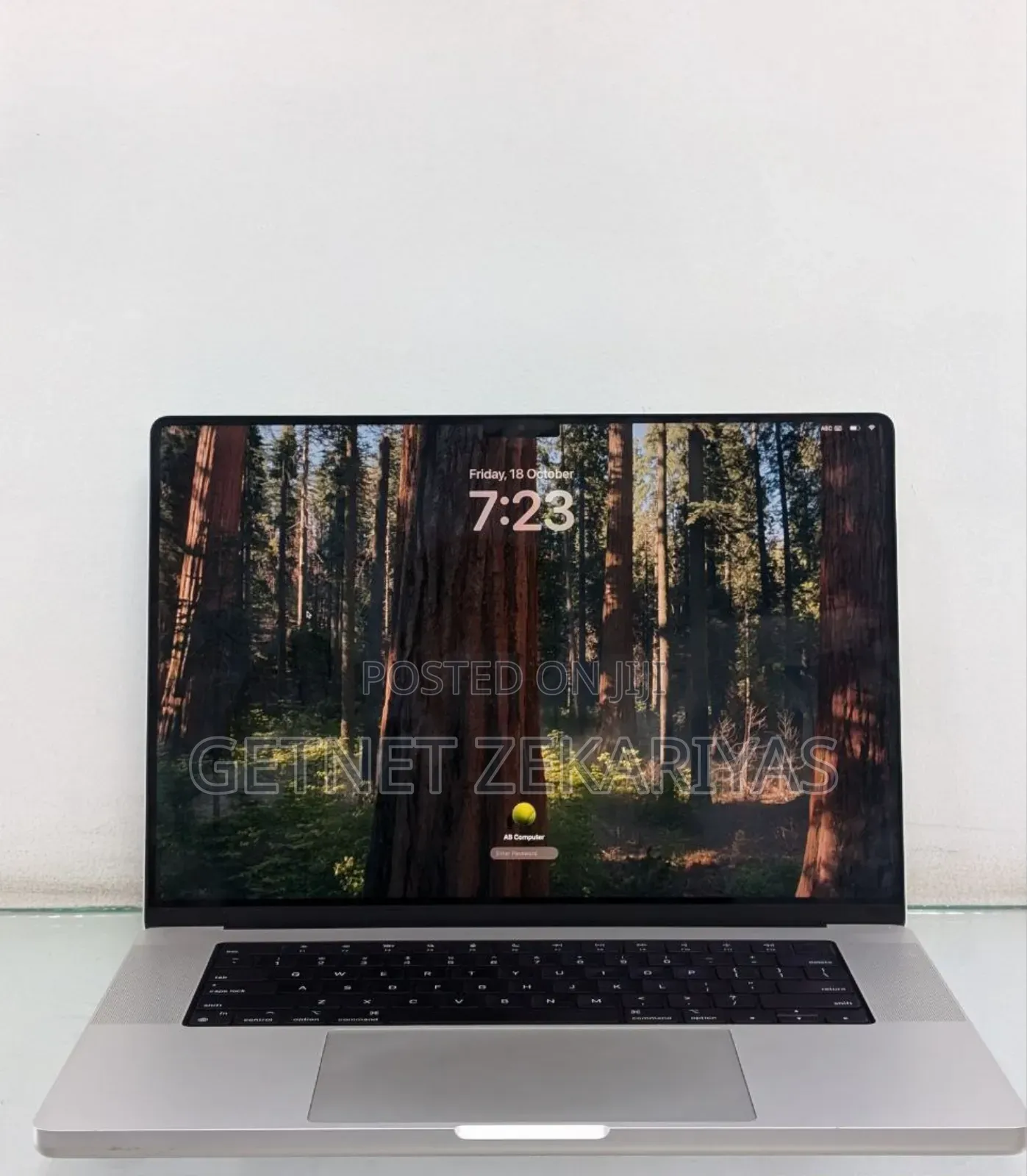 New Laptop Apple MacBook Pro M1 16GB Apple M1 Pro SSD 1T