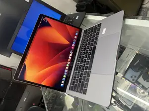 Laptop Apple MacBook Pro 2017 8GB Intel Core I5 SSD 256GB