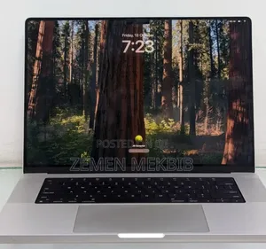 New Laptop Apple MacBook 2018 32GB Intel Core I9 SSD 512GB