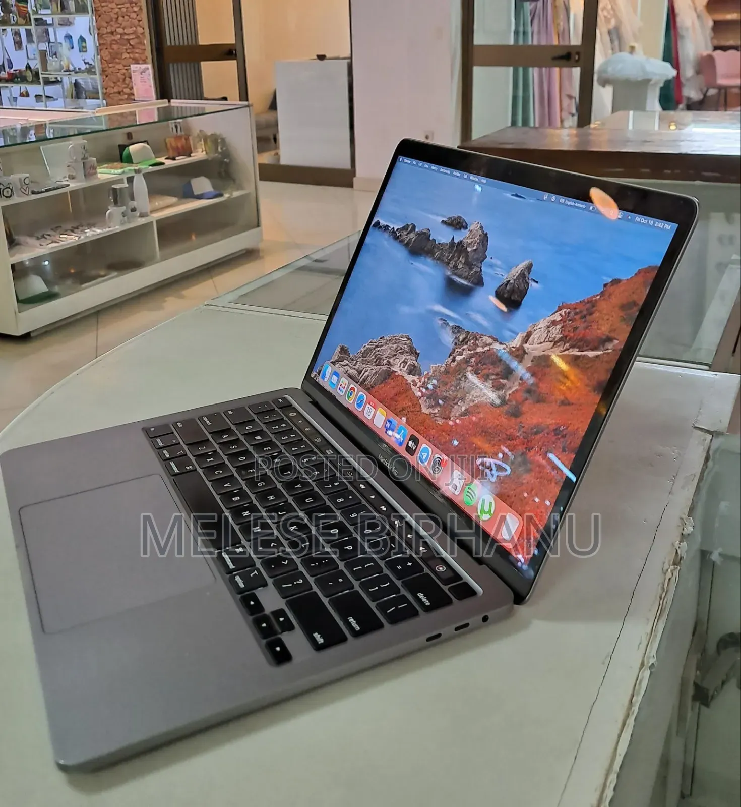 New Laptop Apple MacBook Pro 2020 16GB Intel Core I5 SSD 512GB