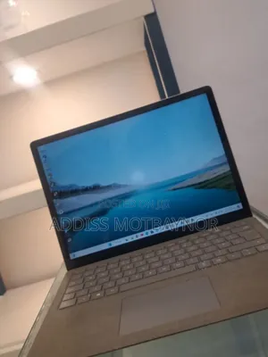 New Laptop HP 14-Dq1025cl 8GB Intel Core I7 SSD 256GB