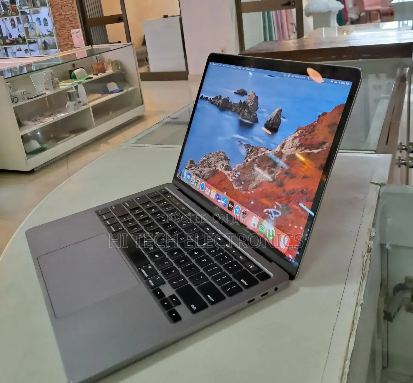 New Laptop Apple MacBook Pro 2020 M1 16GB Intel Core I5 SSD 512GB