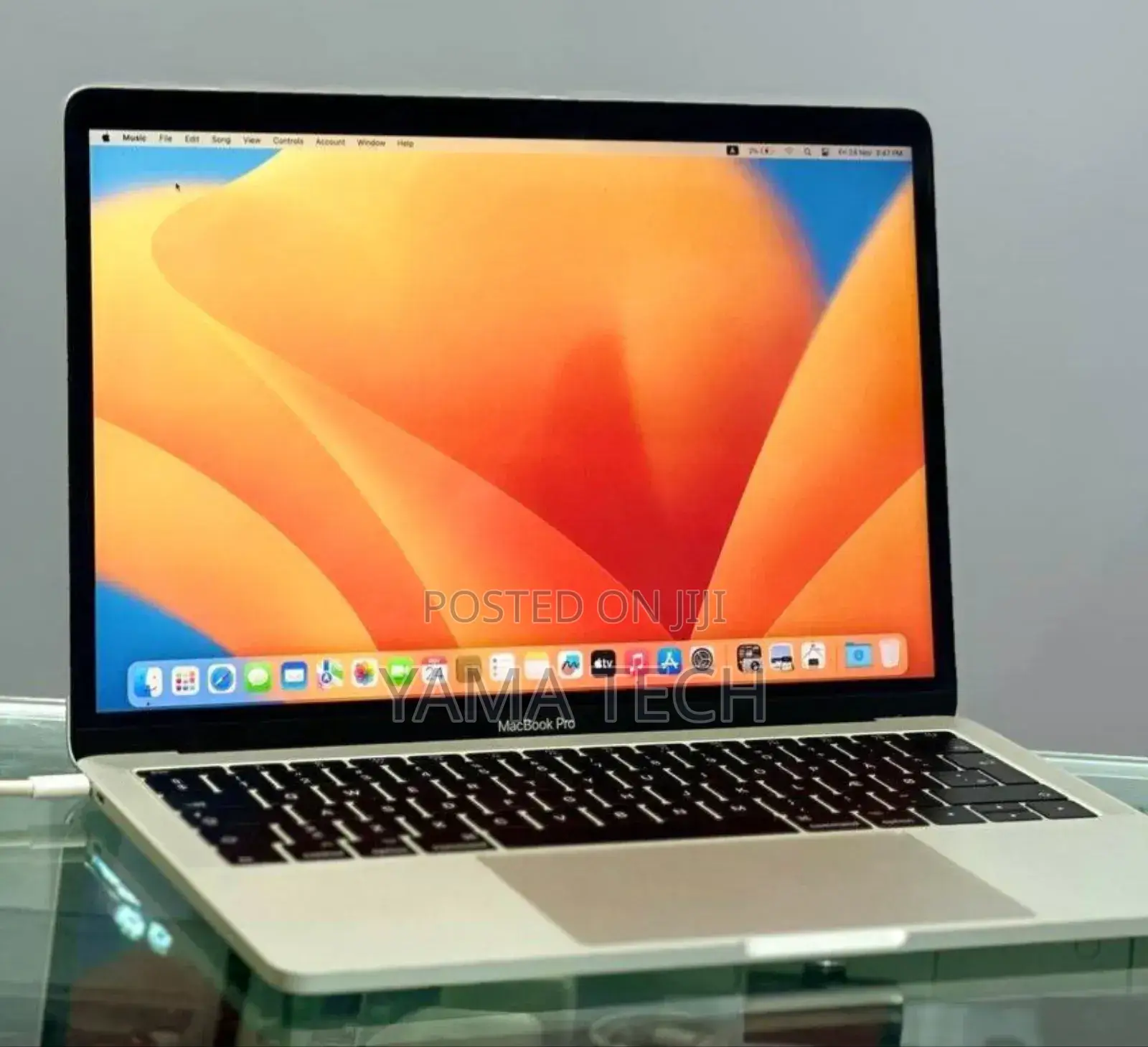 New Laptop Apple MacBook Pro 2017 8GB Intel Core I5 SSD 256GB