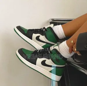 Photo - Air Jordan 1 High Green White Woman's Master Quality Shoes
