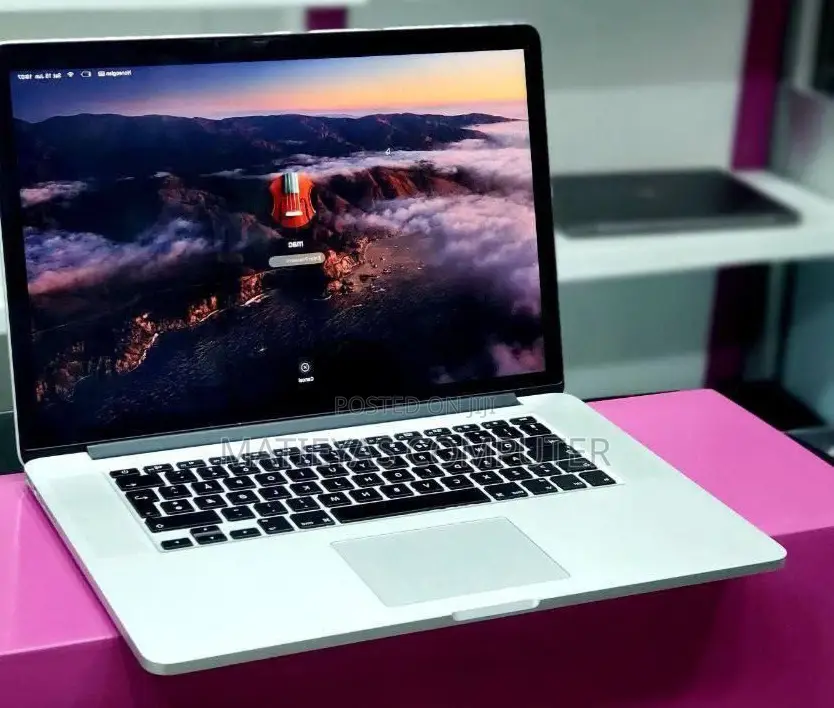 New Laptop Apple MacBook Pro 2015 16GB Intel Core I7 SSD 512GB